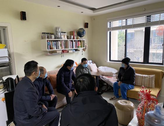 冬日溫情暖人心 真摯關(guān)懷傳黨情
